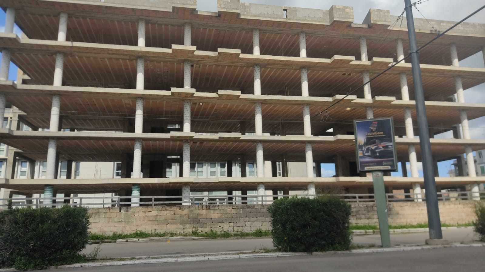 Orrori a Lecce: il moloch di cemento armato di viale Ugo Foscolo