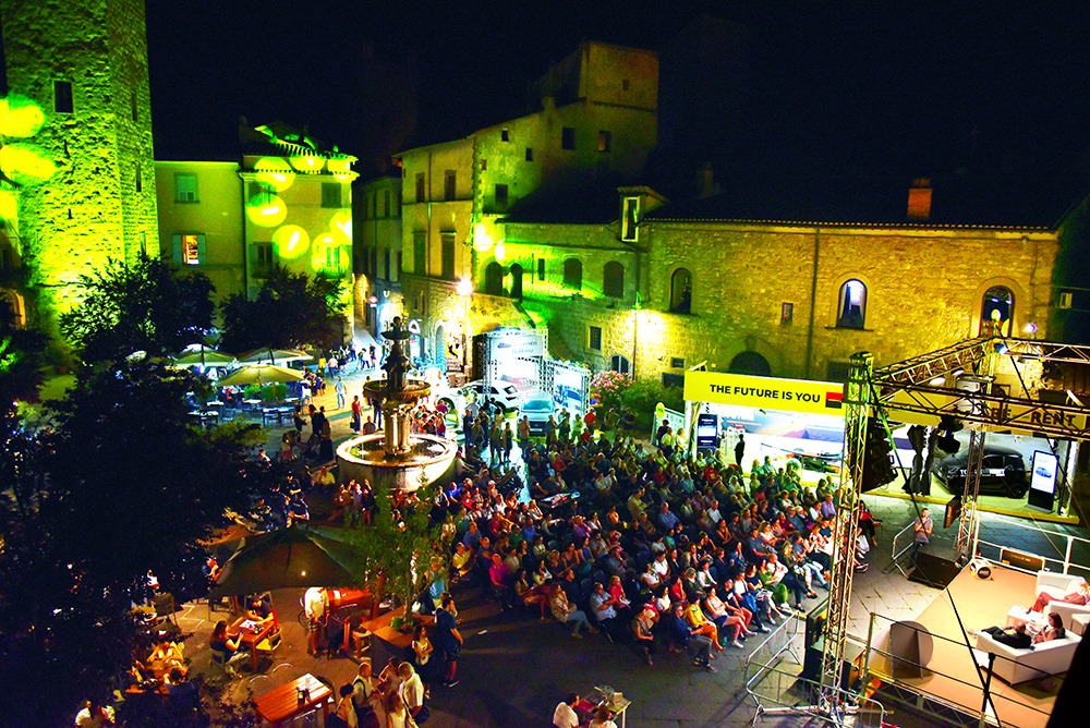 Ombre Festival, al via la sesta edizione tra Viterbo e Tuscania: attesa per Mario Giordano, il ministro Piantedosi e Federica Angeli
