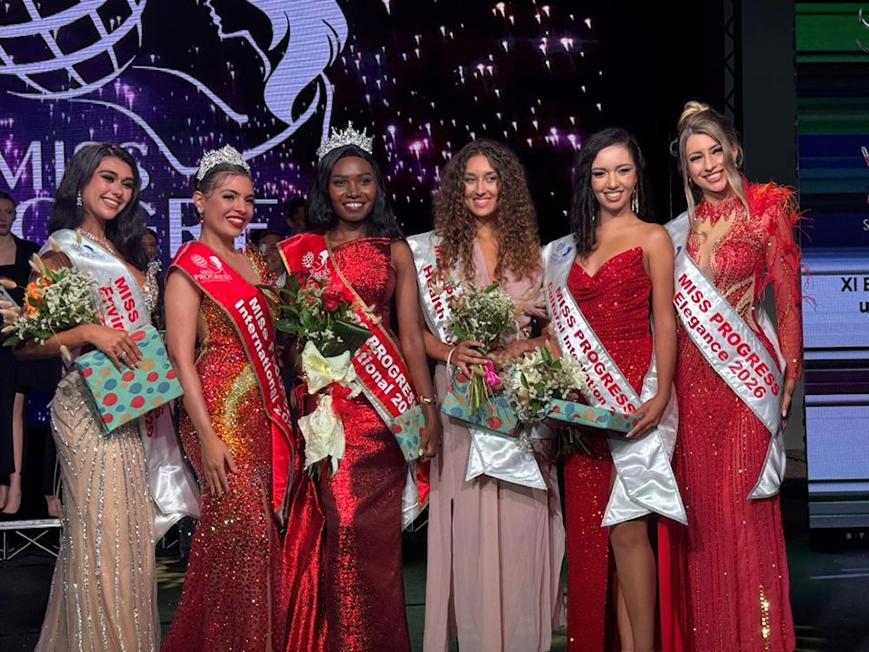 da sx: Anapaula (Porto Rico, Ambiente) - Khrystma (Brasile, vincitrice 2025) - Faith (Kenya, vincitrice 2026) - Nicole (Italia, Salute) - Candice (Reunion, Integrazione Culturale) - Ilsa (Paesi Bassi, Eleganza)