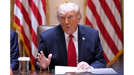 Iran, attesa la decisione di Trump sull'accordo con Teheran. Il tycoon attacca di nuovo il Papa - La diretta