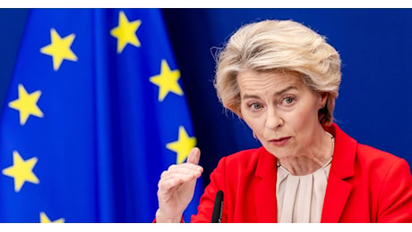 La UE pensa alle auto che frenano da sole se si supera il limite di velocità: una tecnocrazia ogni giorno più depressiva e repressiva