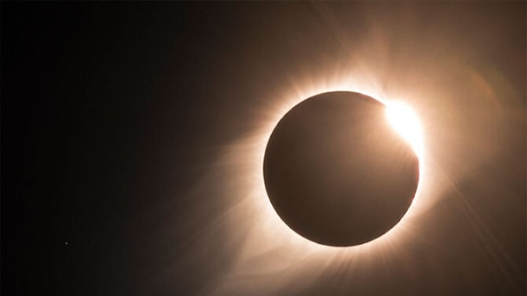 L'eclissi totale del Sole avverrà il 12 Agosto: ecco dove vederla e come godere appieno di questo spettacolo - Grazia