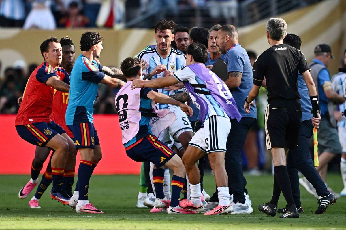 Rissa dopo Spagna-Argentina, la FIFA apre un'indagine: nominato un procuratore disciplinare