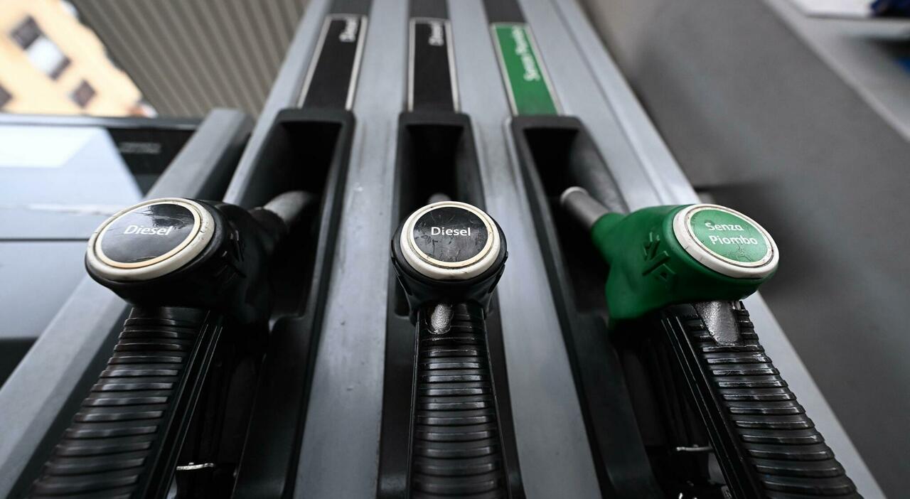 Gasolio sporco nei serbatoi, cinque auto in panne in due settimane. «Vacanze saltate»