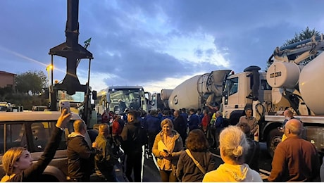 Basilicata, blocco dei tir: rifiuti non raccolti e latte a rischio