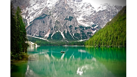 Elicotteri bloccati, infradito e casse in quota: la svolta di Cortina contro il turismo selvaggio