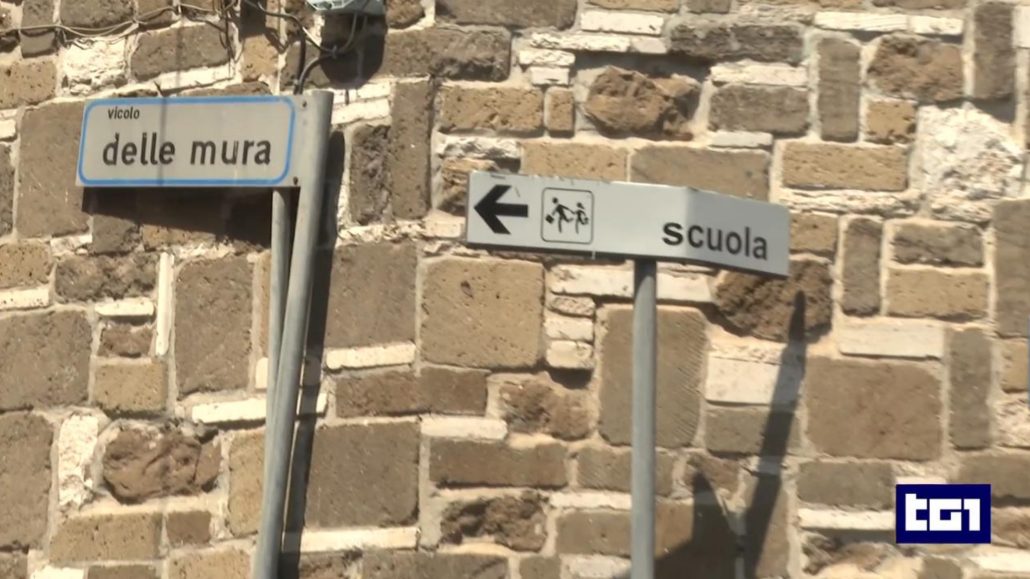 RAINEWS * CRONACA: «VEDE UN UOMO PARLARE CON LA EX E LO UCCIDE A CALCI E PUGNI, ARRESTATO UN 49ENNE A MENTANA»