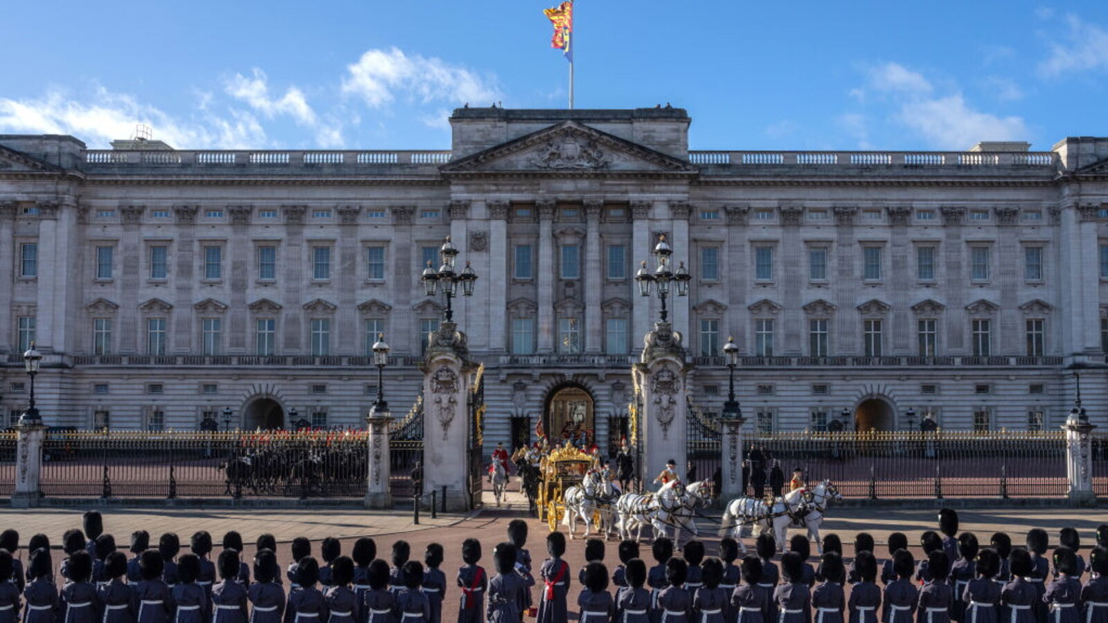 Trasloco reale: re Carlo lascia Buckingham Palace