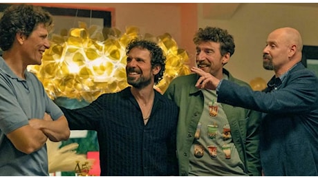 «Non esiste il maschio vero»: Maschi veri 2 torna su Netflix, cosa cambia per i quattro amici