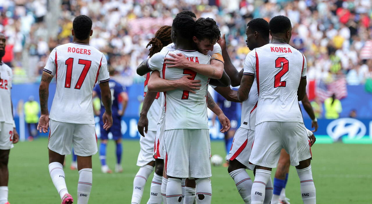 Francia-Inghilterra 4-6, le pagelle: Saka (8) tripletta, Mbappé (7) si consola col record, Malo Gusto (4,5) un disastro, Rice (7)