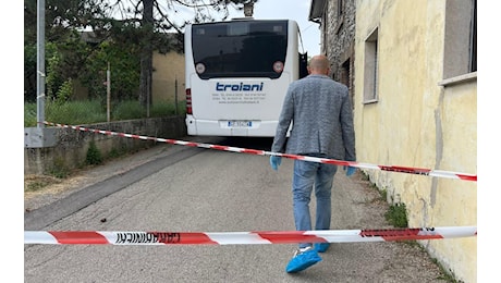 Terni, donna muore dopo le martellate del marito sul bus