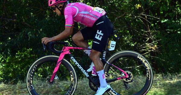 Al Tour Carapaz vince la 18esima tappa, Pogacar saldamente in maglia gialla