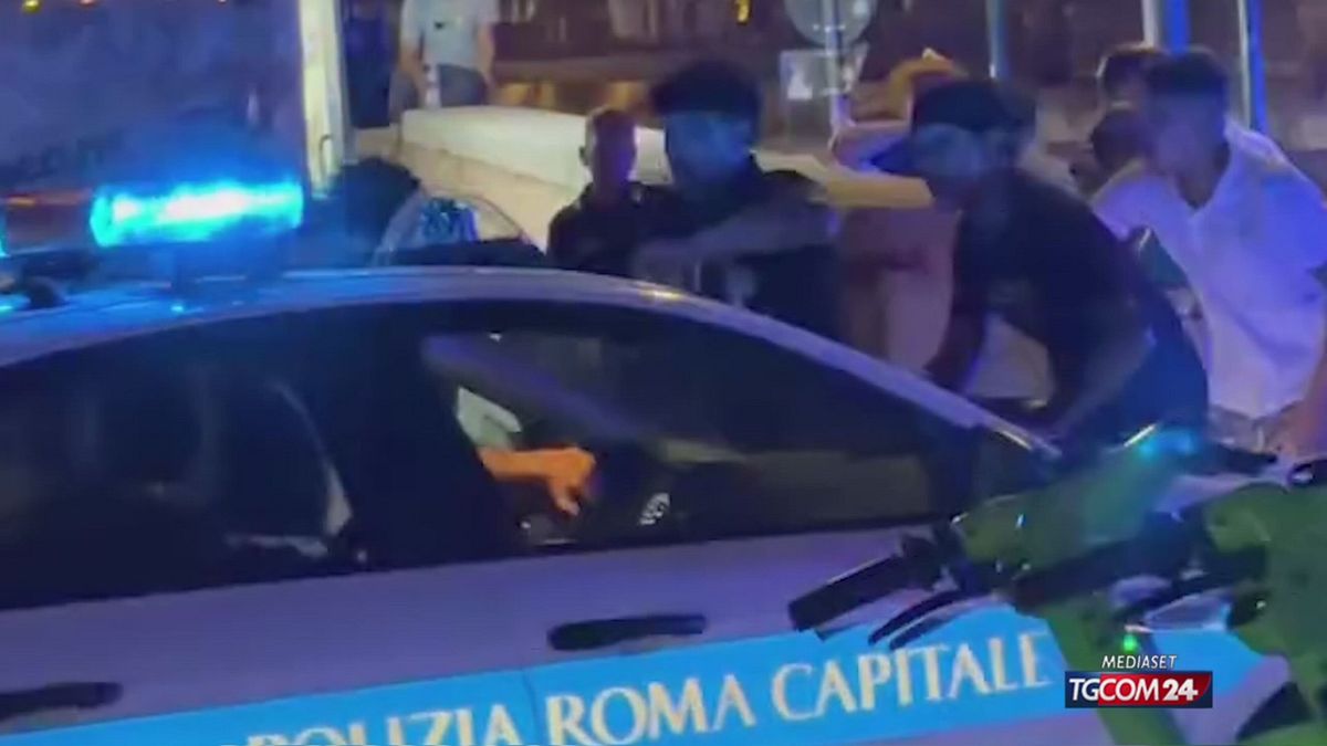 Roma, aggredì alcuni agenti della Polizia: rimpatriato il responsabile 18enne