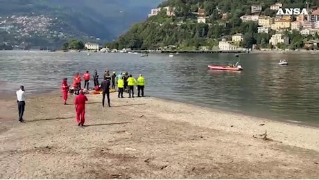Como, bambina di 10 anni scompare nel lago dopo un tuffo: ricerche in corso davanti al Tempio Voltiano