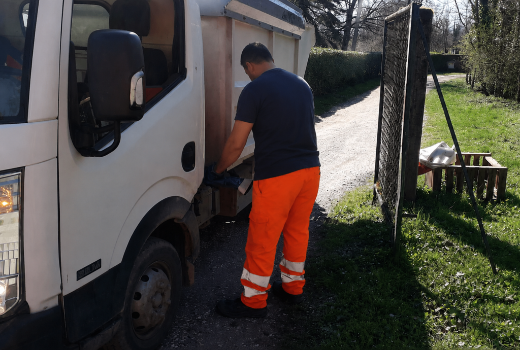 Infarto al lavoro, muore a Barberino addetto alla raccolta rifiuti