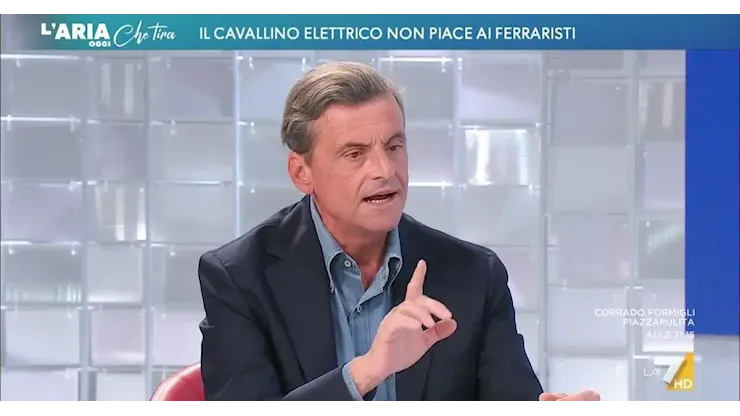 Ferrari Luce, l'ira di Calenda: Una lavatrice, un insulto alla nostra storia. Qualcuno fermi Elkann [VIDEO] - Automoto.it