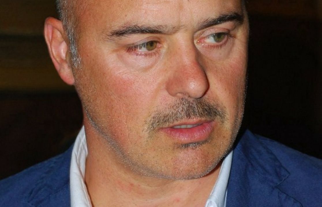 Zingaretti: Giusto vietare i social agli under 16, ma non basta. Ai ragazzi servono sport, teatro e relazioni vere