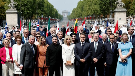 14 luglio: Macron trasforma la festa in un inno al riarmo