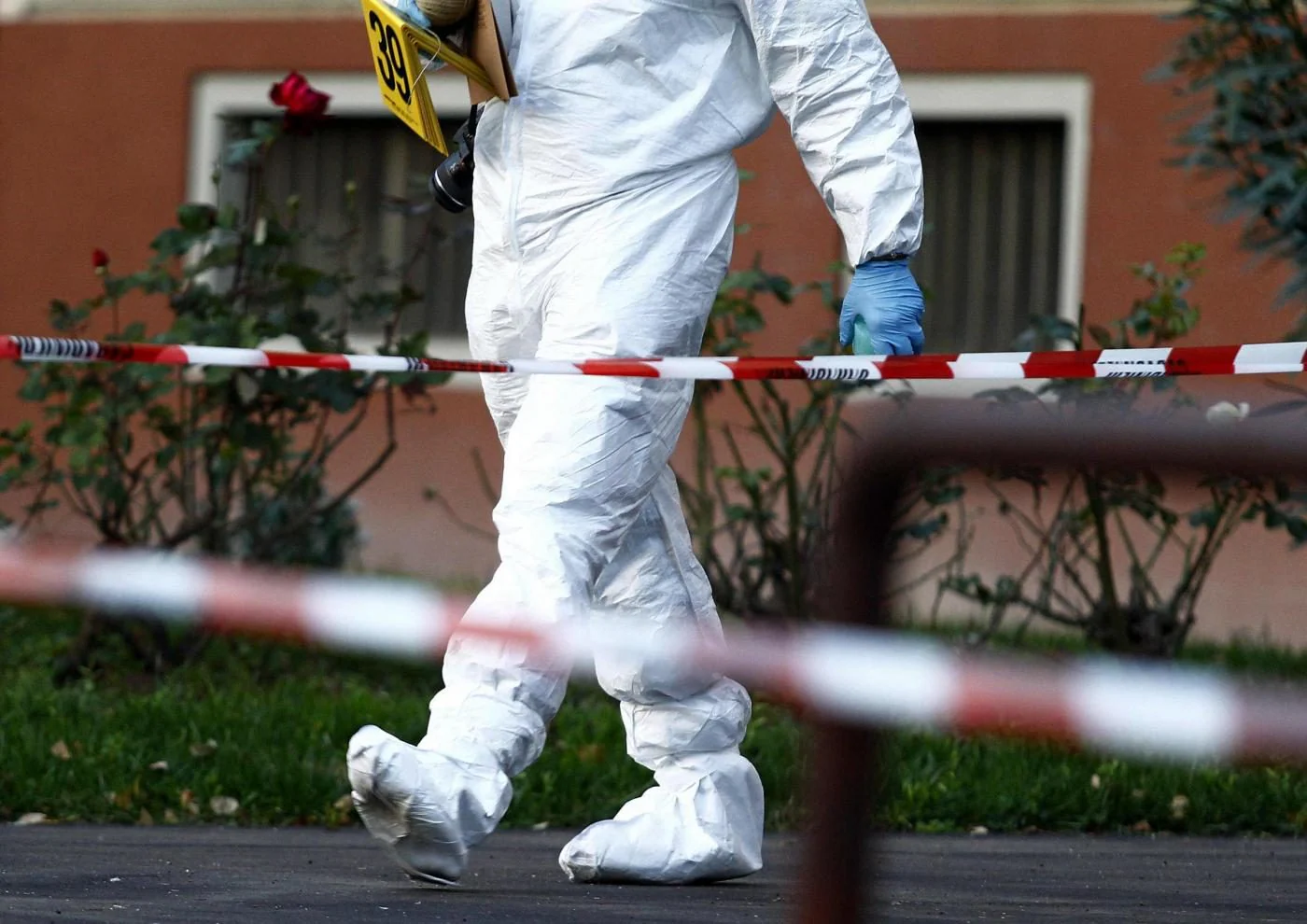 Prima il taglierino, poi la mannaia: l’orrore in pescheria a Riposto