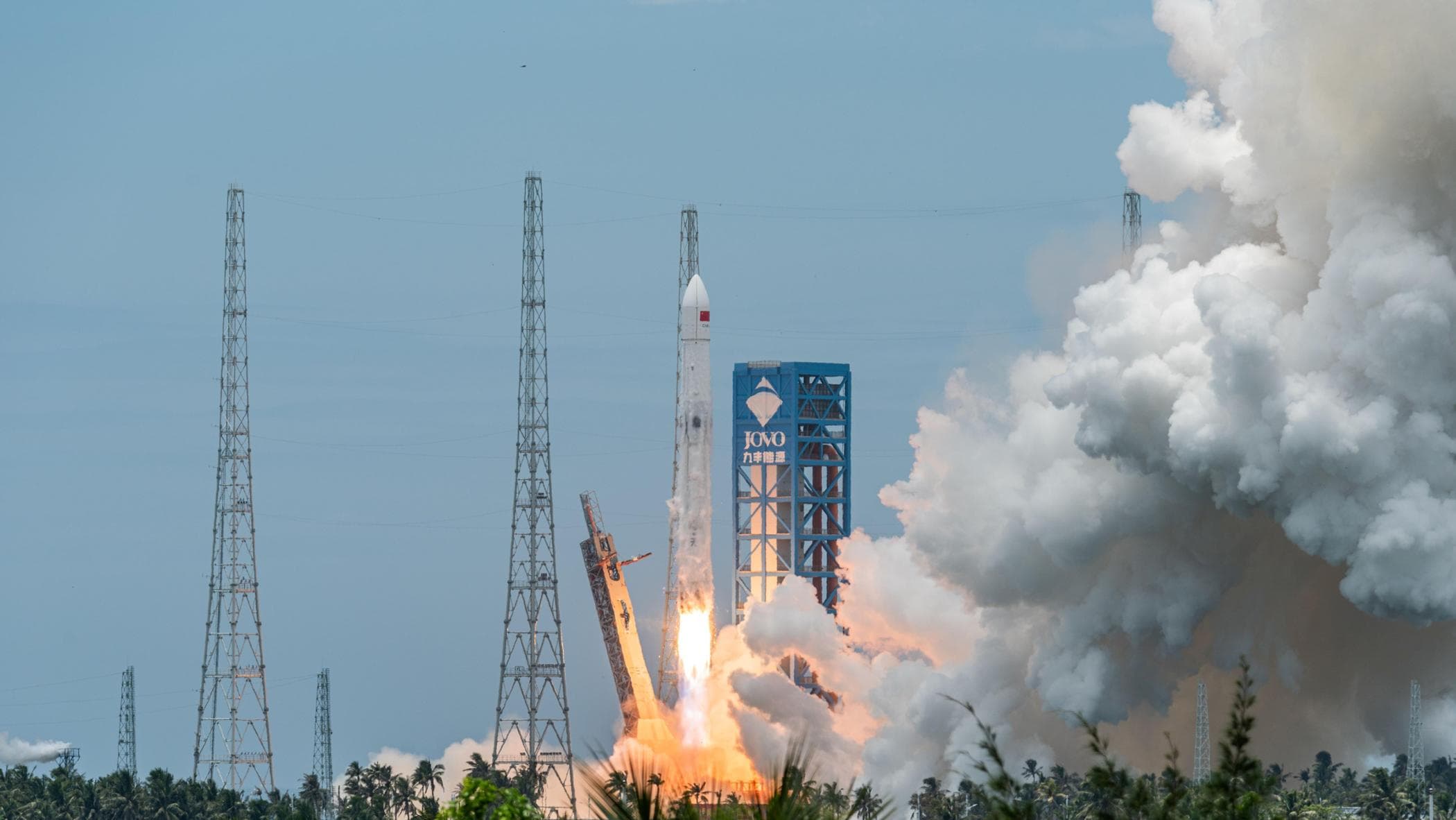 Impresa storica della Cina: recuperato il razzo riutilizzabile Long March 10B al debutto