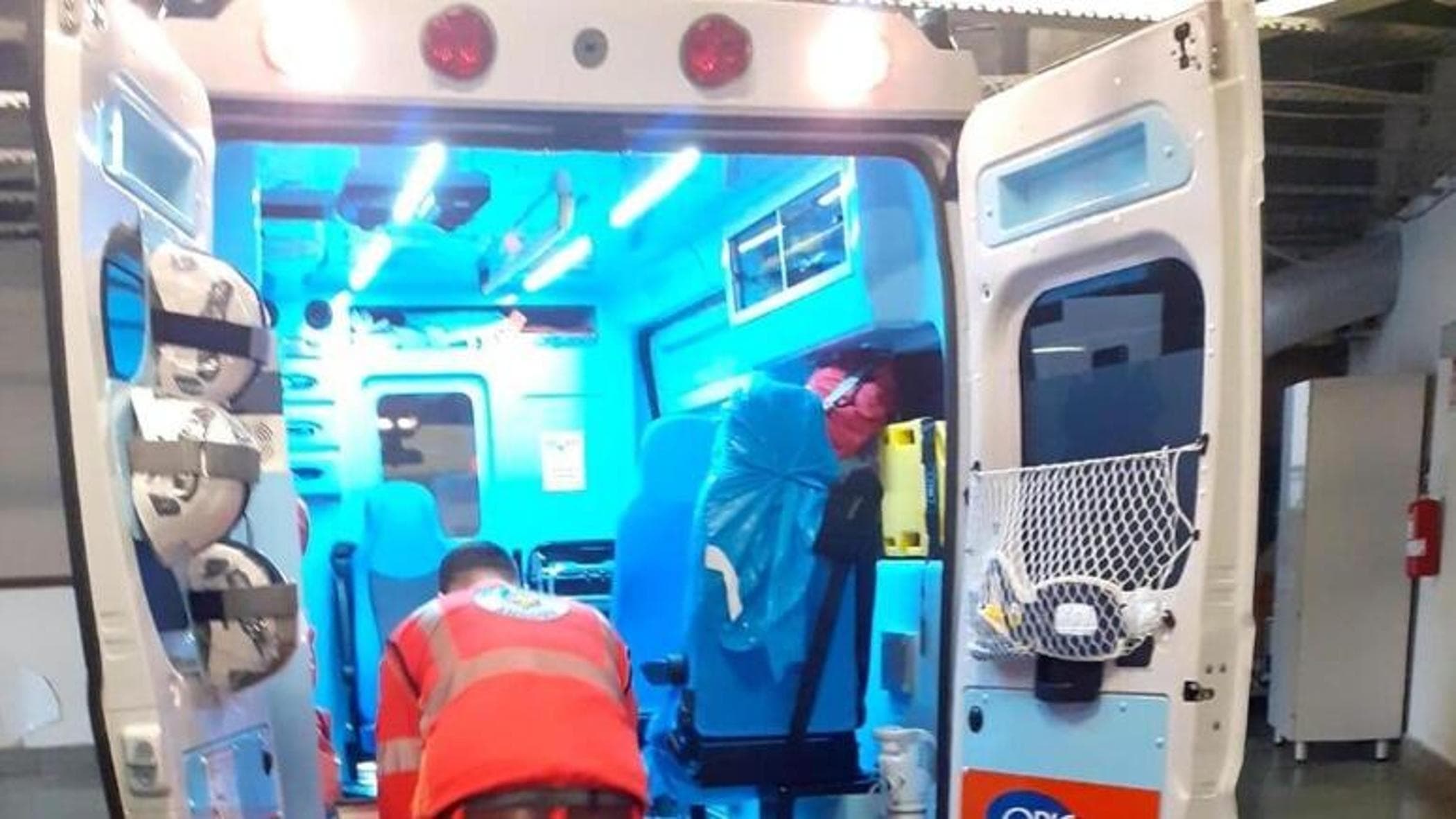 Donna schiacciata tra due bus all’uscita del concerto di Max Pezzali: è gravissima