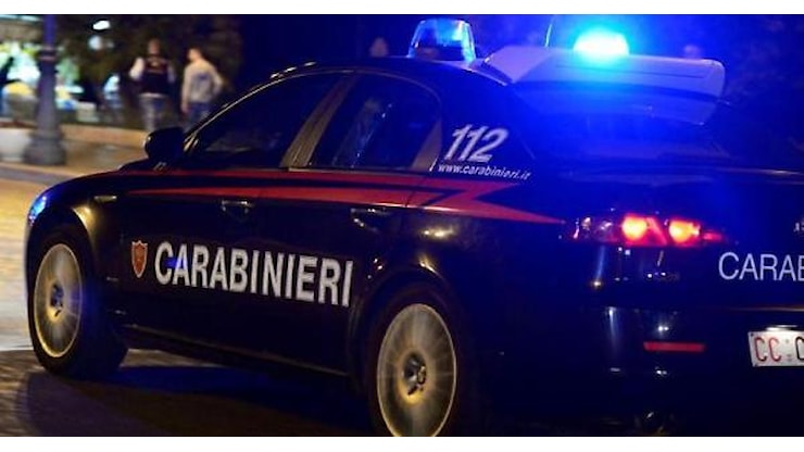 Spari a Napoli, colpi esplosi in un androne al centro storico - Il Roma