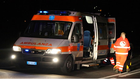 Incidente sul raccordo di Trieste, scende dall’auto e viene travolto: morto 65enne