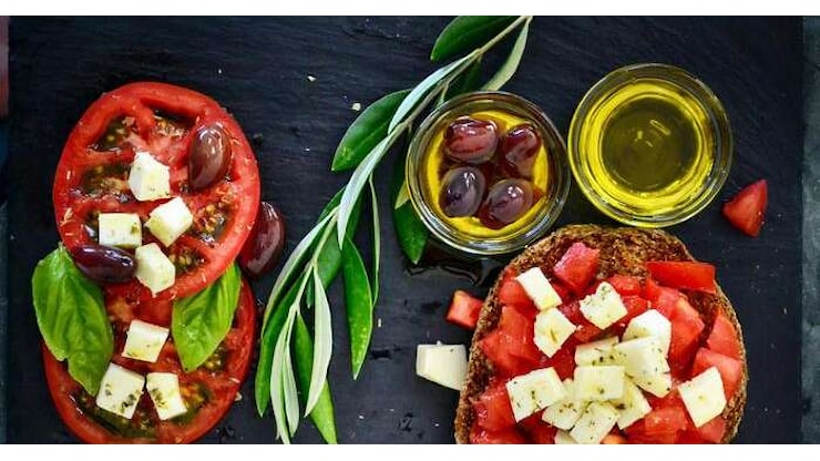 Tumore al seno, minori ricadute con dieta mediterranea, camminata di 30 minuti e vitamina D - Alto Adige