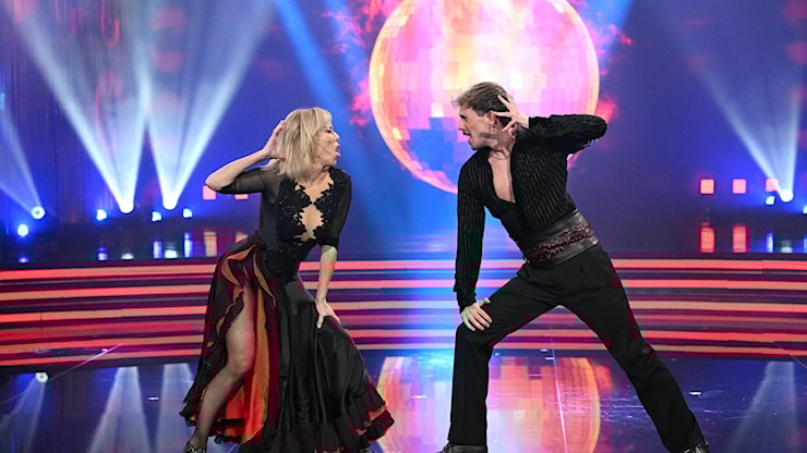 Ballando, l’eliminazione non va giù a Nancy Brilli: “Figli e figliastri, io carne da macello” - la Repubblica