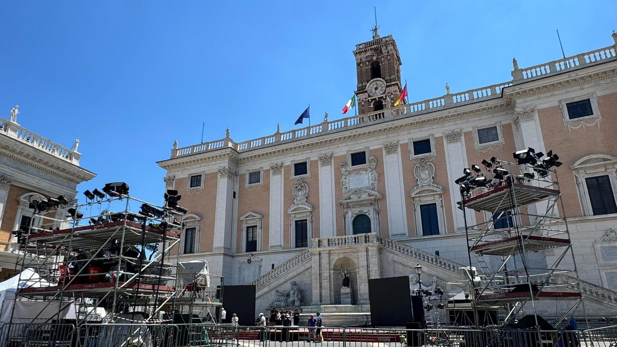 Premio Strega, a piazza del Campidoglio vanno in scena i libri