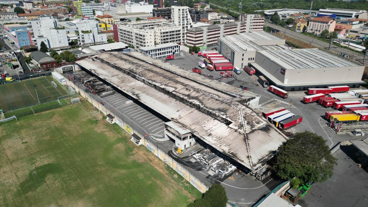 Incendio alla Bartolini: il pacco bomba, l’ipotesi di un attentato premeditato e l’ombra dei “serbatoi di manodopera”
