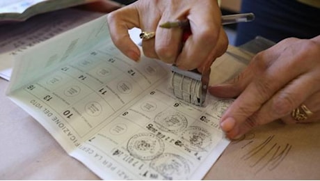 Tessera elettorale digitale, dal 2027 si voterà con lo smartphone
