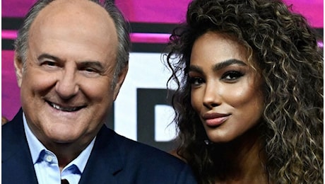La ruota della fortuna resta in onda a agosto, Let's Make a Deal slitta a Natale: la strategia Mediaset