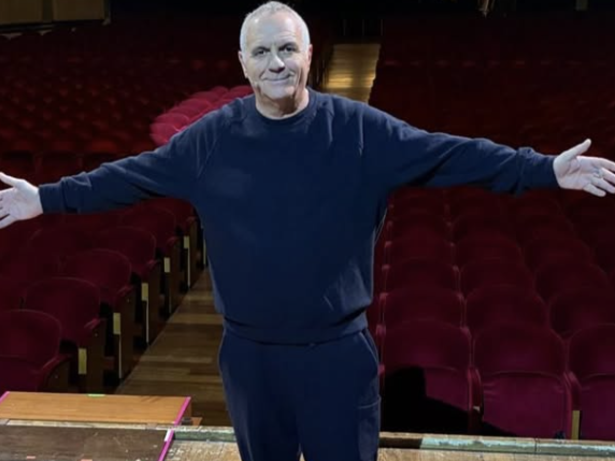 Giorgio Panariello: «Raccontare la morte di mio fratello Franco è stato liberatorio. Ho provato l'IA, ma non fa per me. Sanremo? Avevo accettato perché in Rai erano disperati, poi le cose si sono complicate»