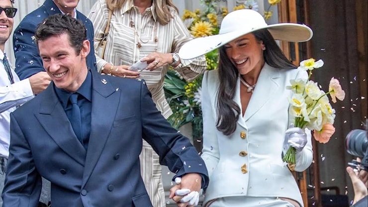 Il primo abito da sposa di Dua Lipa è ispirato a Bianca Jagger - d la Repubblica