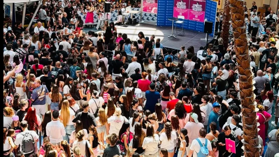 Arriva Anna, il centro Le Befane preso d'assalto per il meet & greet