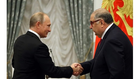 L'Ue proroga le sanzioni alla Russia per tre anni, ma escono Usmanov e Fridman: la protesta di Kiev