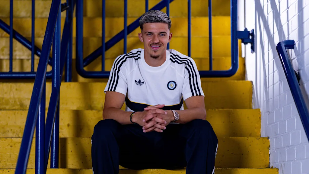 Muharemovic Leeds, i britannici ufficializzano l’ingaggio del difensore bosniaco | Il comunicato stampa
