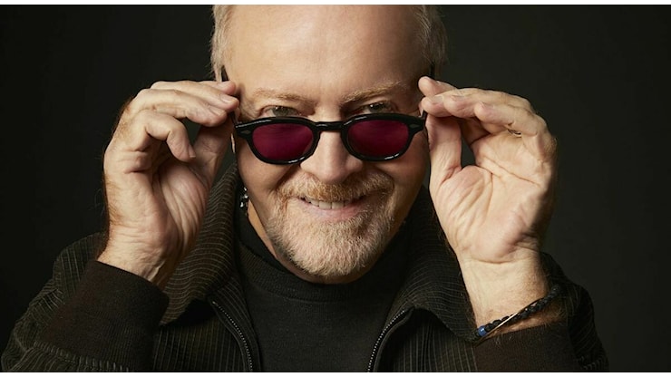 Umberto Tozzi: «Seduto al pianoforte in affitto a casa dei miei, Gloria fu l'idea che mi cambiò la vita. E ora sarà un musical» - Leggo.it