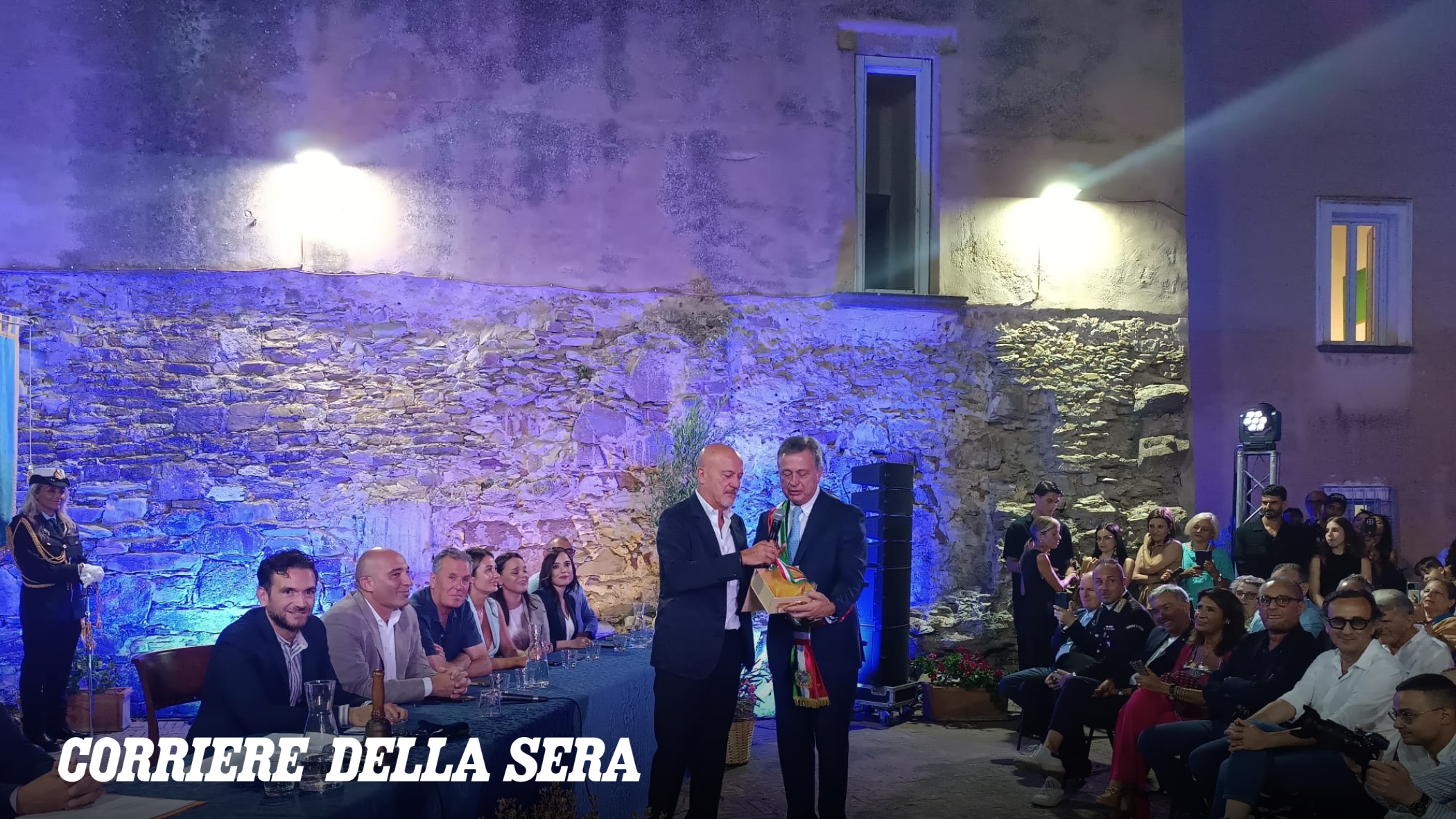 Claudio Bisio diventa cittadino onorario di Castellabate
