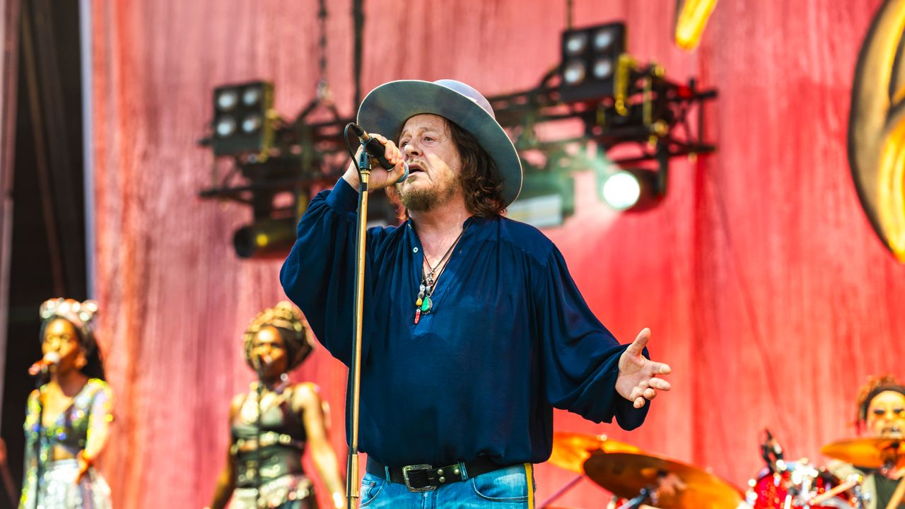 Zucchero: «L'Eurovision non mi piace, Sanremo è una partita di ping pong. I giovani riempiono gli stadi ballando, ma sui social sono una macchina da guerra. De Gregori? Non lo criticherei mai»