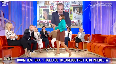 Facchinetti e la battuta sul padel, Balivo lo blocca in diretta: «Hai detto una castroneria sessista»
