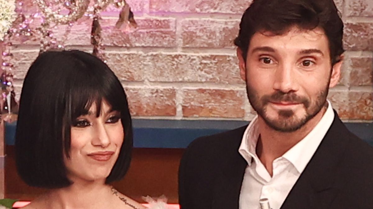 Affari Tuoi, la clamorosa profezia di De Martino si avvera pochi minuti dopo: Era nell'aria, poi i complimenti a Martina Miliddi