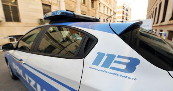 Criminalità giovanile, maxi operazione della polizia in 44 province: a Bari un arresto e 4 denunce per truffa e droga