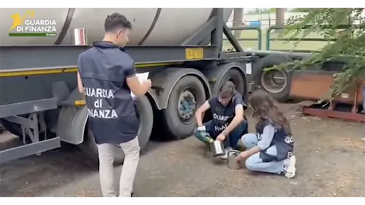 Cerveteri. Sull’Aurelia la Finanza ferma e sequestra un tir con 31mila litri di benzina di contrabbando. Denunciati il conducente polacco e il responsabile della società di autotrasporti - Cronache Cittadine