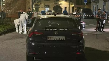 Accoltellato in strada dopo una lite con un automobilista: ucciso ottantenne a Collegno