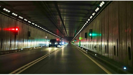 Folle corsa a 172 all'ora nel tunnel del San Gottardo: fermato 22enne tedesco