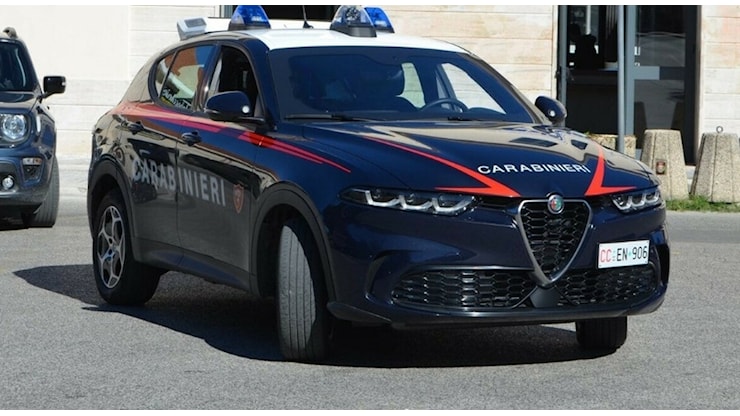 Cosenza, trovata auto con 4 persone carbonizzate lungo la strada statale 106: sarebbero migranti - Corriere Adriatico