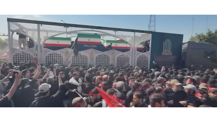 Iran, a milioni sfilano a Teheran per i funerali di Ali Khamenei - Agenzia Dire