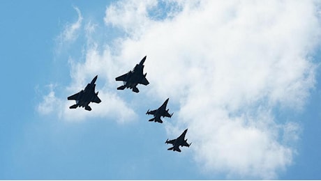 Raid e rifornimenti: la macchina da guerra americana si sposta verso l'Iran